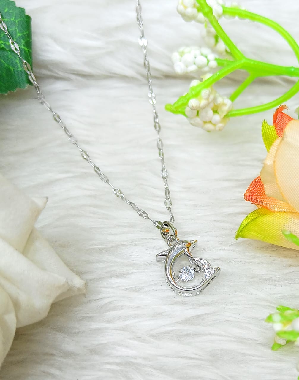 Elegant Dolphin Crystal Pendant Necklace – Silver Charm