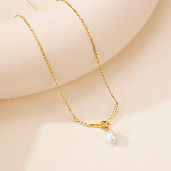 Minimalist Pearl Drop Pendant Necklace