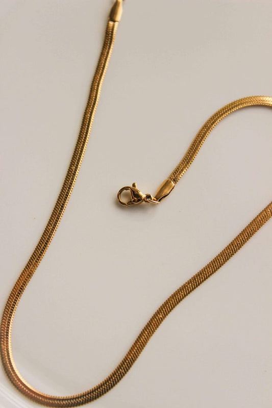 Unisex Snake Chain Necklace – Sleek & Timeless Everyday Essential