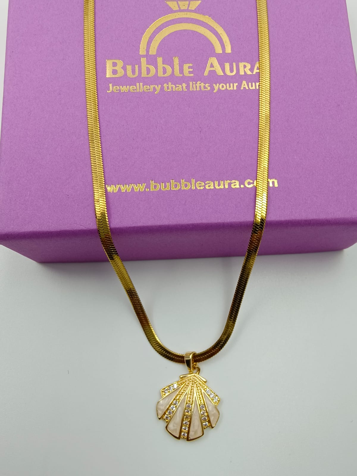 Oceana Glow Anti-Tarnish Gold Necklace – Shell Pendant with Crystals