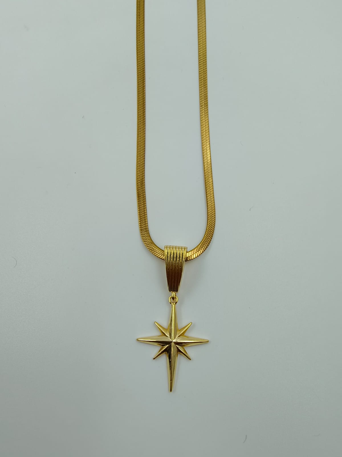 North Star Pendant Snake Chain Necklace – Golden Glow
