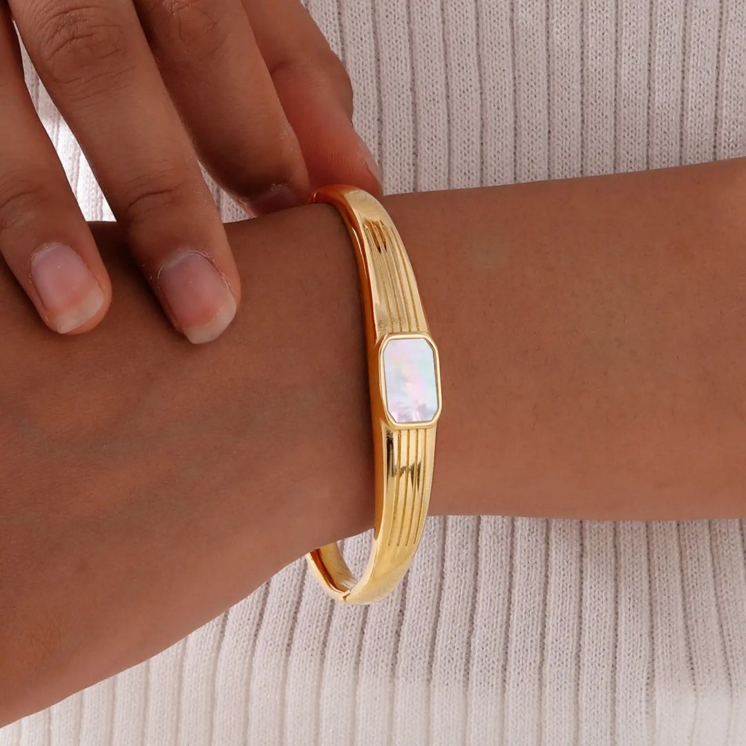 22K Gold-Plated Mother of Pearl Bracelet – Anti-Tarnish Stainless steel
