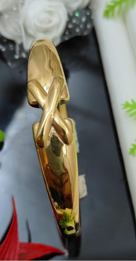 Gold Crossover Bracelet