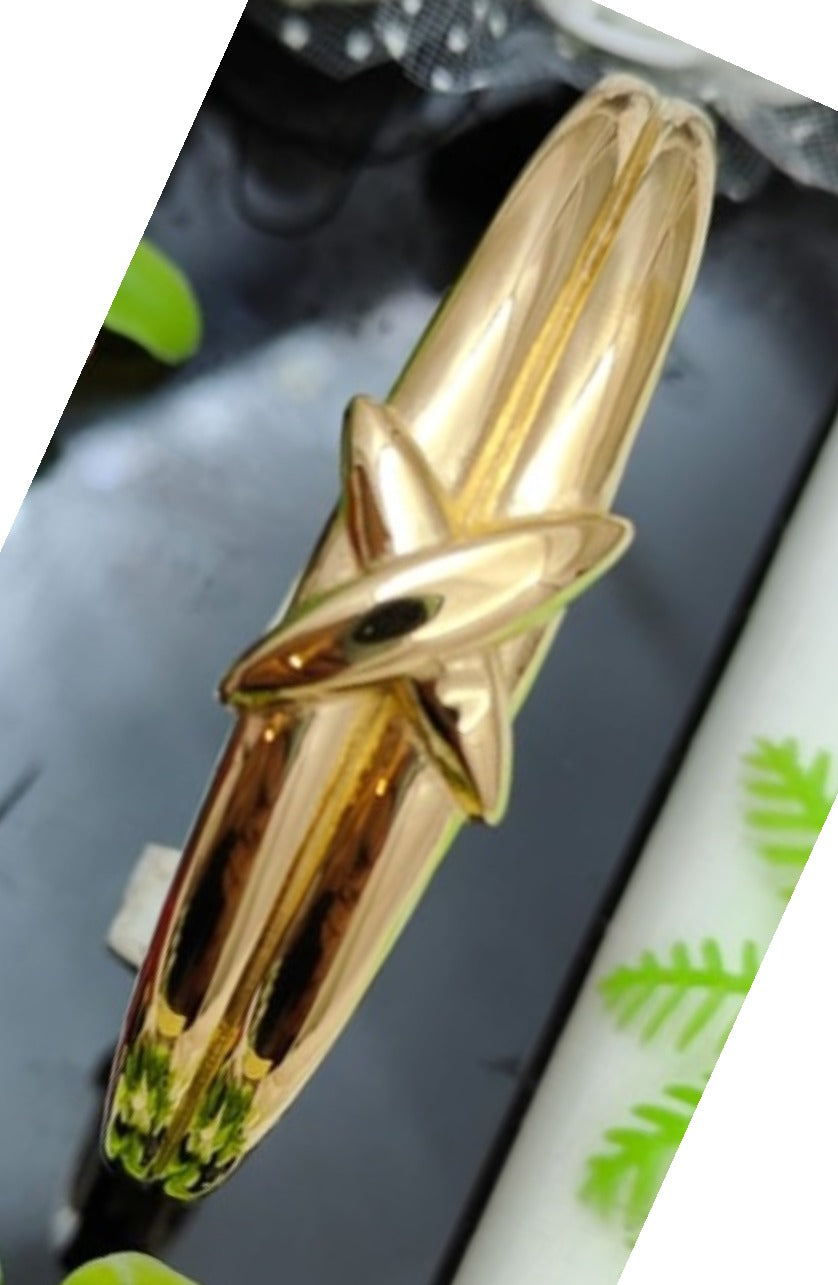 18k Gold Plated - Twinkle Bloom Bracelet - Anti-Tarnish Stainless steel