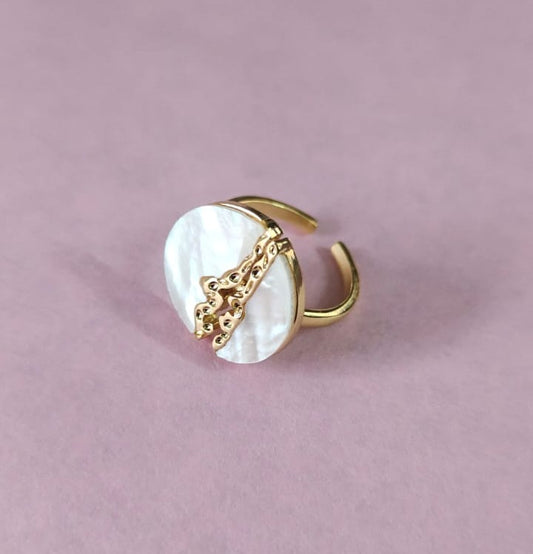 Luna Drip – Mother of Pearl Statement Ring