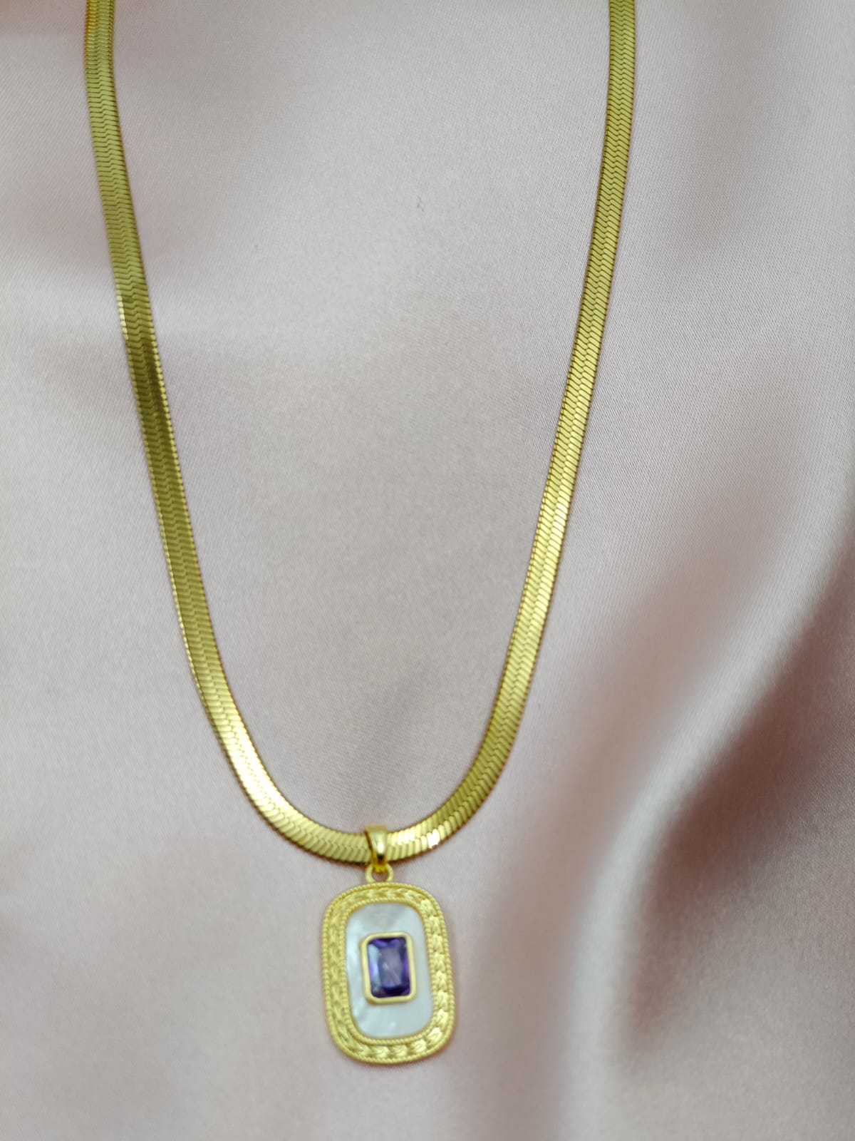 Royal Amethyst Glow Anti-Tarnish Gold Necklace – Purple Stone Pendant