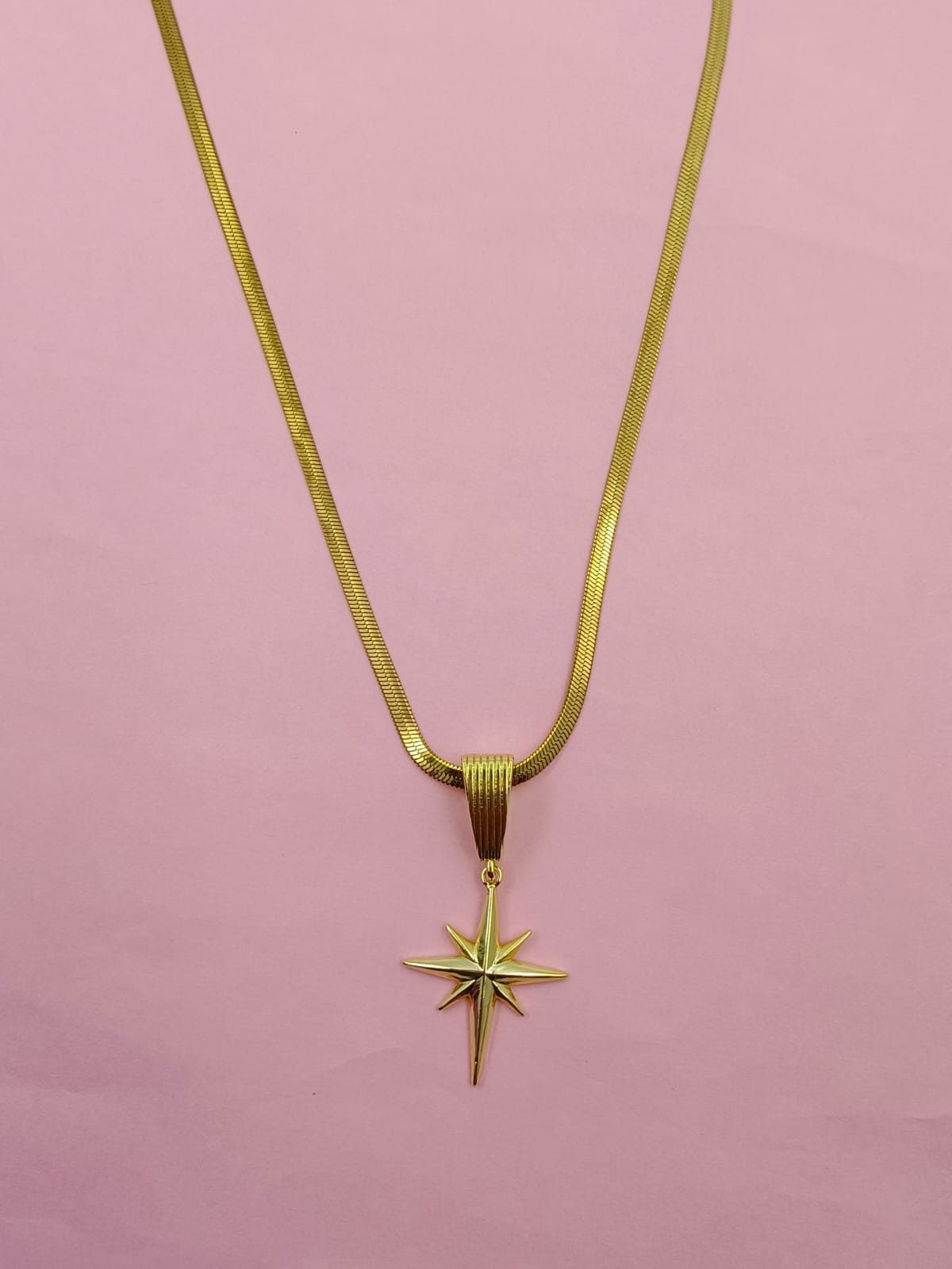 North Star Pendant Snake Chain Necklace – Golden Glow