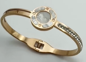 ✨ Elegant Crystal-Studded Designer Bangle – Rose Gold Finish ✨