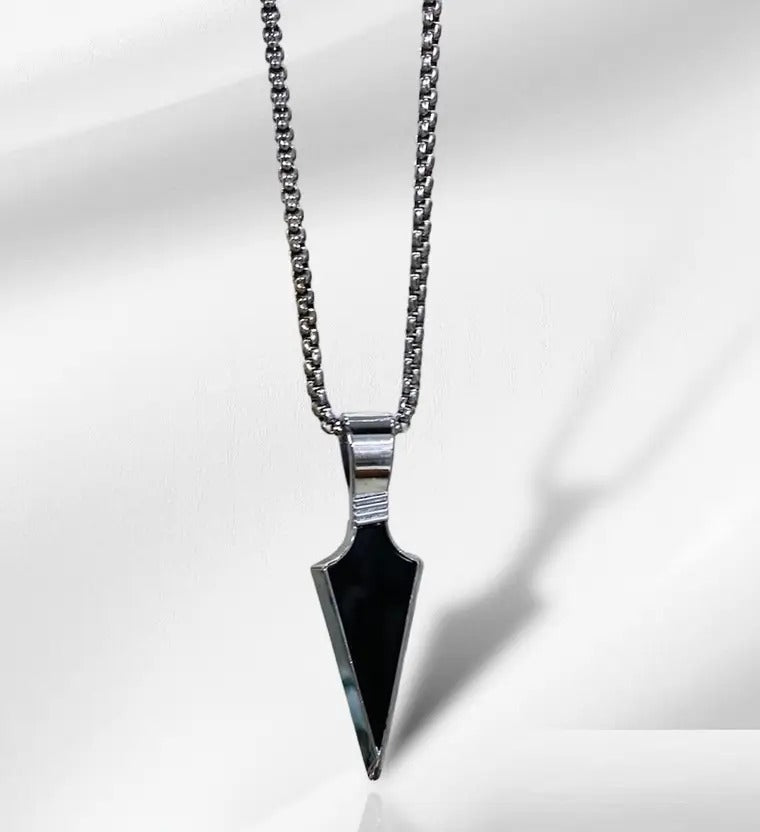 🗡️ Sleek Arrowhead Pendant Necklace – Precision. Power. Minimal Edge.