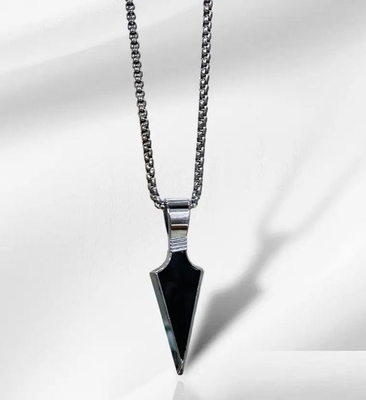 🗡️ Sleek Arrowhead Pendant Necklace – Precision. Power. Minimal Edge.