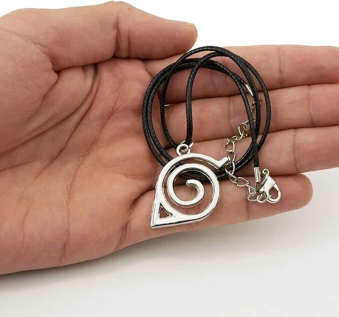 Unisex - Konoha Leaf Pendant Necklace – Minimal Anime-Inspired Charm